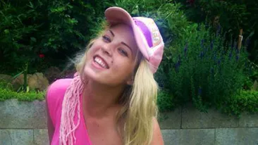 Roxana Nemes, mai provocatoare ca oricand! Sfarcurile blondei se vad in toata splendoarea