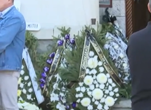 Atmosferă apăsătoare la biserica unde au fost depuse sicriele cu trupurile neînsuflețite ale celor doi tineri: Ștefan și Ștefania/ sursă foto: captură video