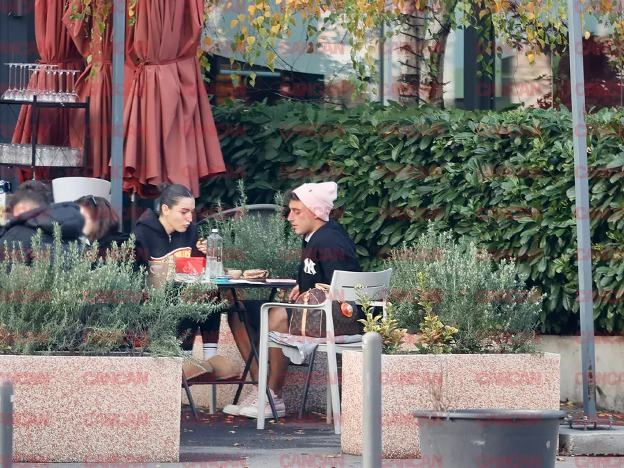 Alexia Eram si Tonghi au ieși la un local din Capitală