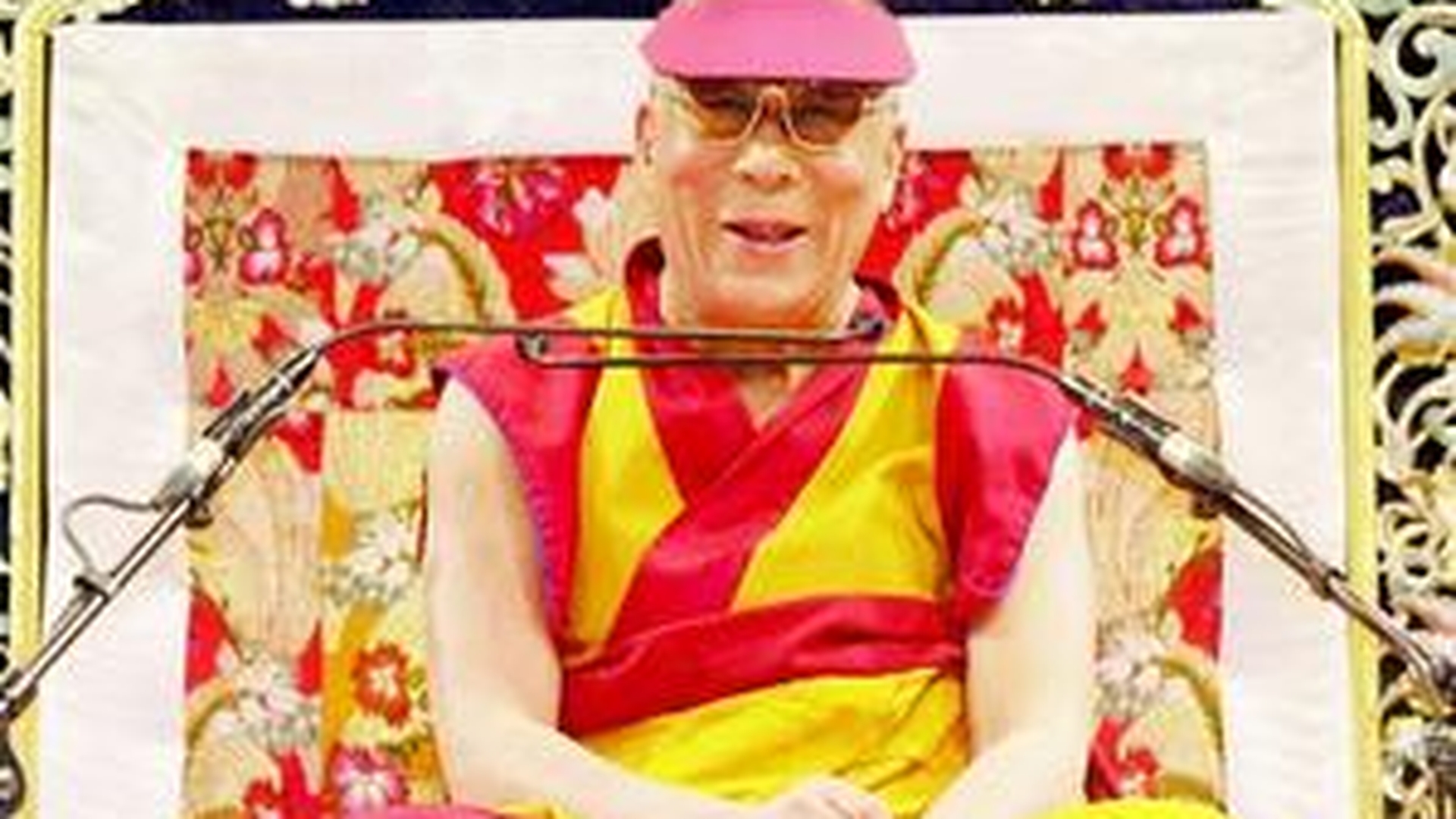 Dalai Lama muta sediul NATO la Moscova