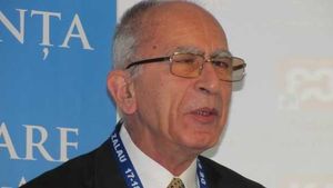 Virusologul Molnar Geza, avertisment dur: ”Virusul nu poate fi oprit în România, doar temporizat!” COVID-19 va avea două vârfuri