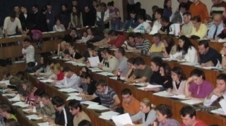 Concurenta acerba la Universitatea de Medicina si Farmacie din Targu Mures! Peste 100 de note de 10 la proba scrisa