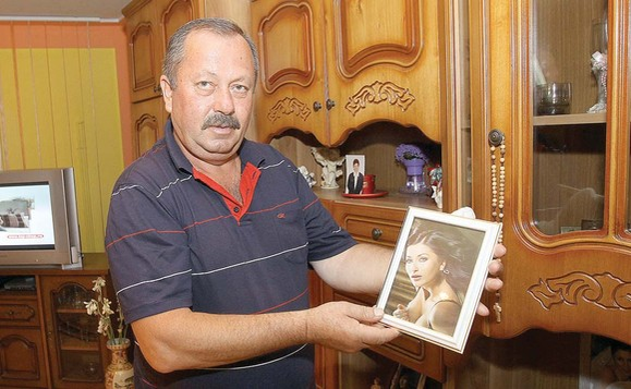 Tatăl Gabrielei Cristea își vede nepoțica doar în poze! Bărbatul primește fotografii de la apropiați