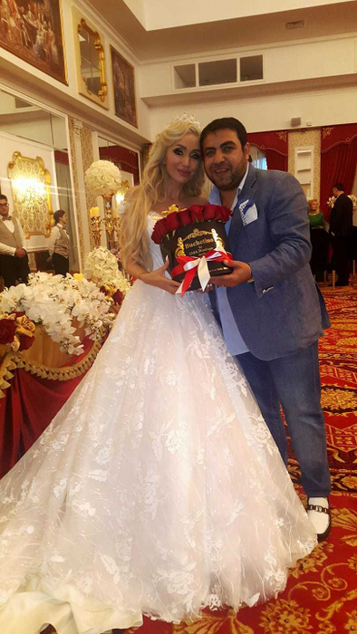 SONIA TRIFAN, la braţul naşului ei, IONIŢĂ de la CLEJANI. Cum a arătat blondina îmbrăcată în rochia albă de mireasă