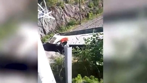 Tragedie în Finlanda: 4 morţi și 20 de răniţi după ce un autocar a căzut de pe un pod