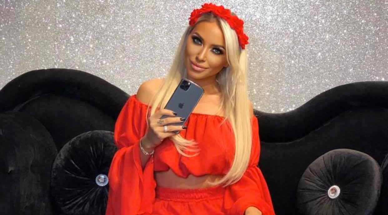 Cu lacrimi în ochi, Andreea Pirui a făcut un anunț sfâșietor: “Zbor lin, bunica mea (mama mea)”
