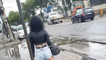 Imagini incredibile. Cum a apărut îmbrăcată o adolescentă, într-o stație de autobuz din București - Un pensionar a privit-o cu dispreț minute în șir. FOTO