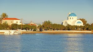 Insula din Grecia care este o bijuterie a turismului. Puțini români știu asta despre ea