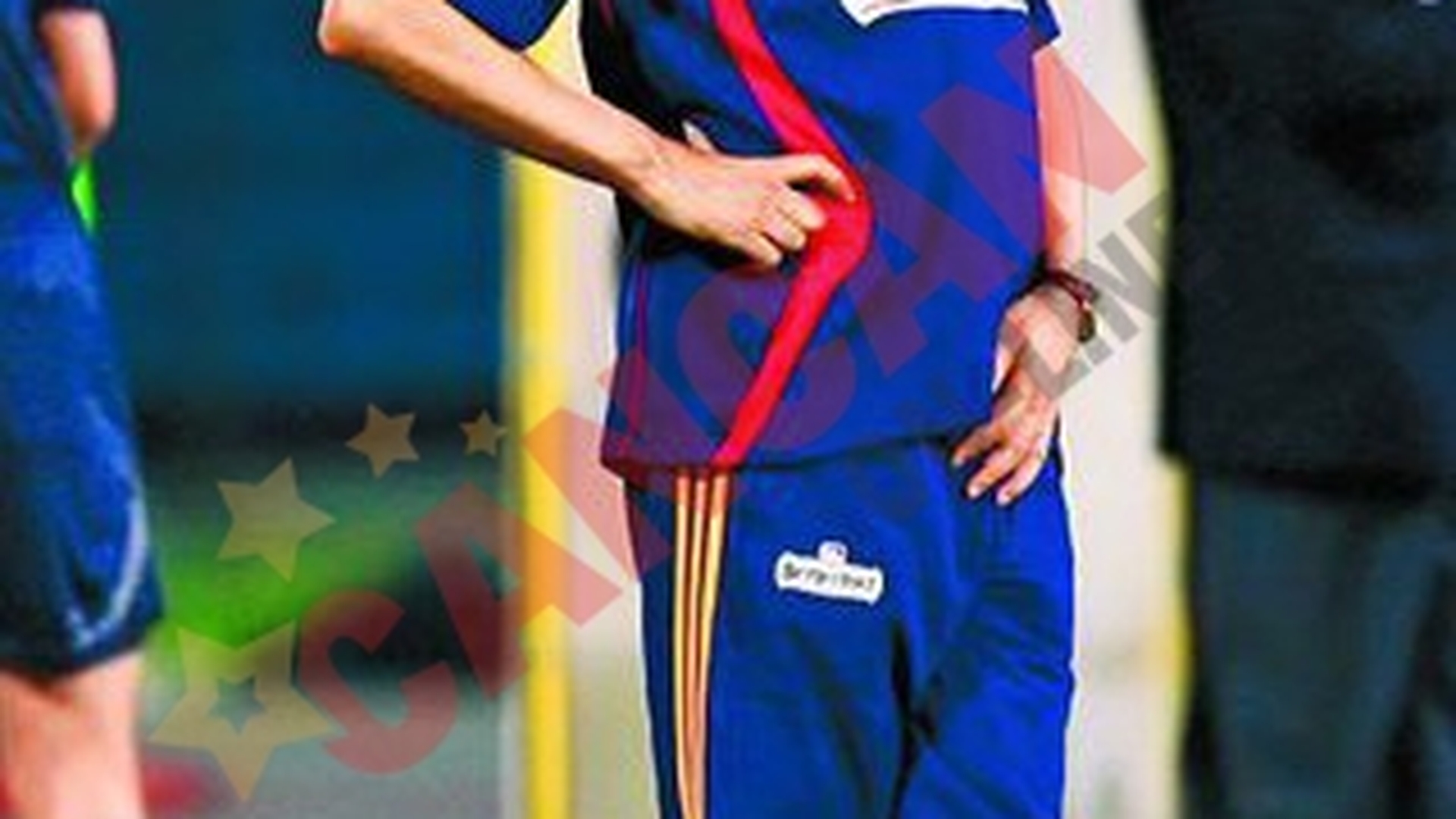 Nu se baga in conflictul Becali - suporteri