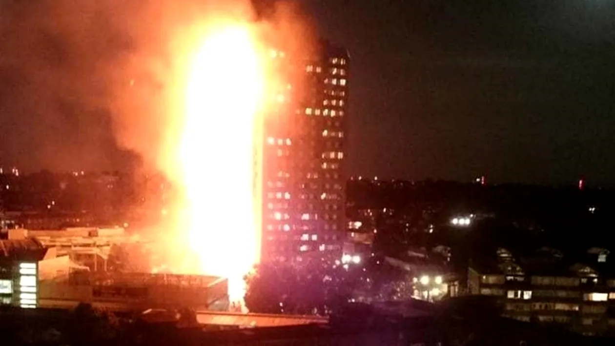 Un întreg bloc de 27 de etaje a fost mistuit de flăcări în Londra