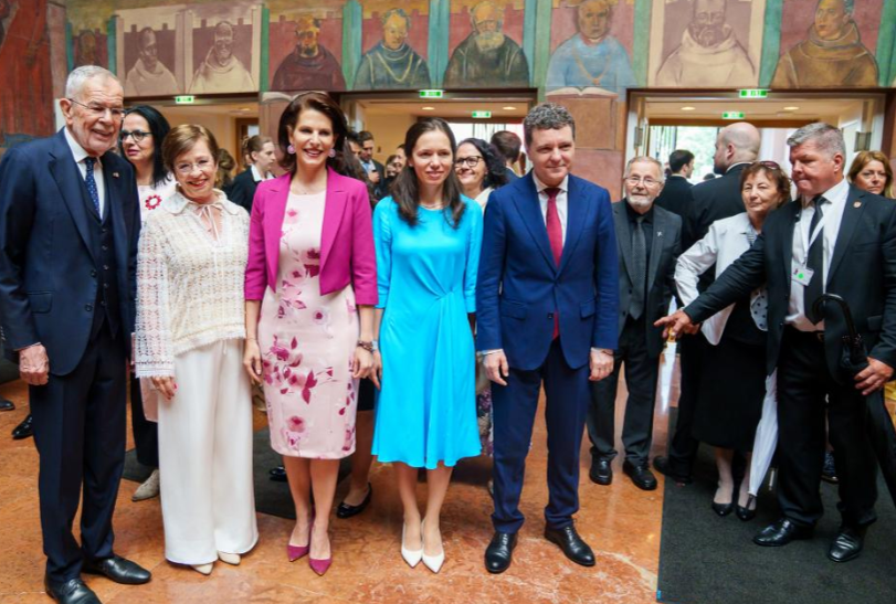 Nicușor Dan și Mirabela Grădinaru în timpul vizitei oficiale din Austria/ sursă foto: Administrația Prezidențială