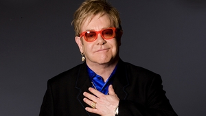 Elton John, internat la terapie intensivă! Are o infecţie "potenţial mortală"!