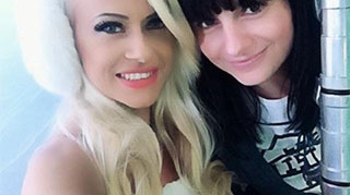 Anda Adam, sexy-Craciunta! Uite cum se va distra alaturi de DJ Andreea Berghea!
