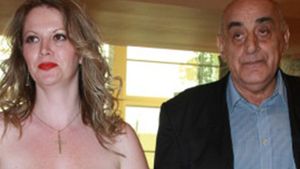 Viorel Lis ca "hostess" munceste, Oana mananca si cheltuieste! Vezi aici aventura celor doi soti, la targul de nunti!