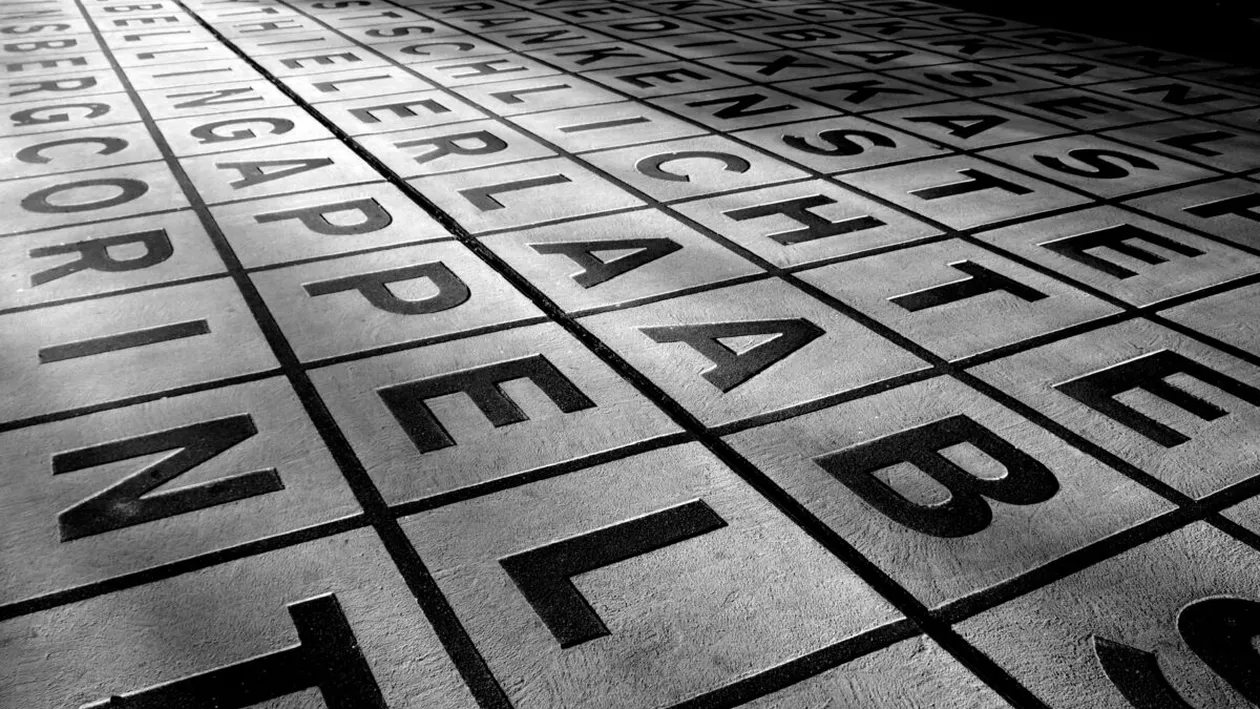 Istoria alfabetului limbii române. Cum a apărut și ce este, de fapt, alfabetul