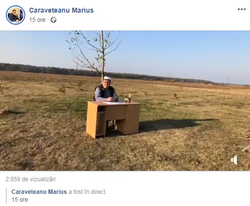 Biroul primarului, pe câmp (Foto: arhiva personala Facebook/Marius Caraveteanu)