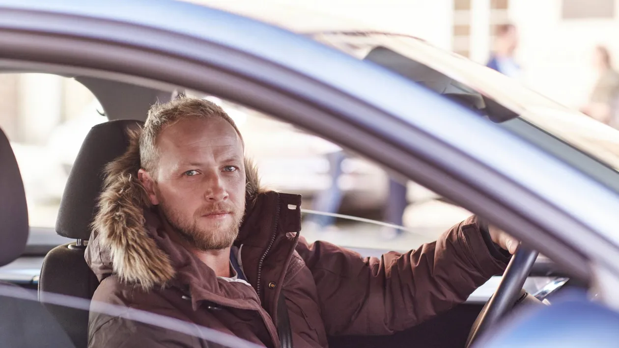 Câştigă bani pentru cadourile celor dragi: începe să conduci cu Uber în doar 3 paşi simpli