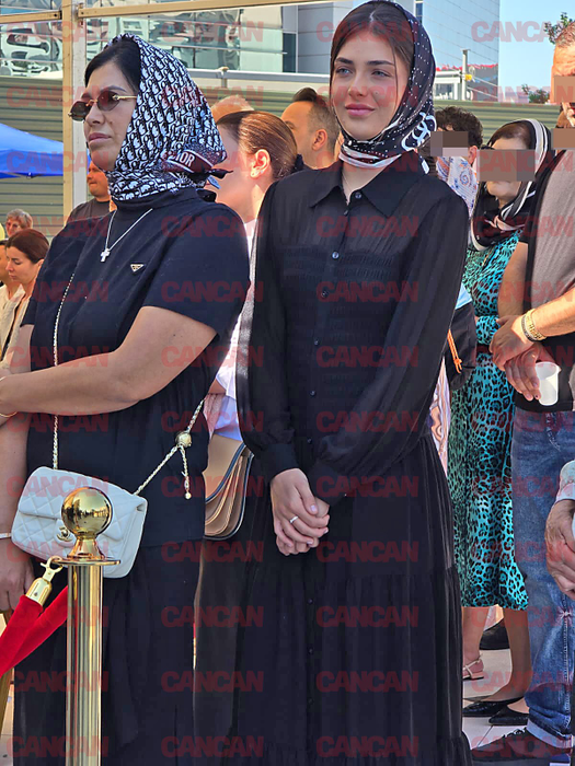 Nici mama influenceriței nu a fost mai prejos.