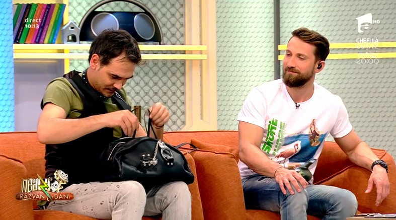 Răzvan Simion a căutat în geanta Oanei Stamate, stripteuza concurează la „Chefi la cuțite”: „Ai grijă ce scoți”