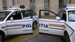 Scene revoltătoare. Elevă din Ploieşti, bătută şi umilită de două colege