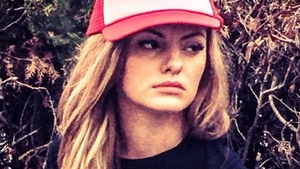 Alexandra Stan este complexata de inaltimea ei? Vezi la ce truc a apelat pentru a parea mai inalta