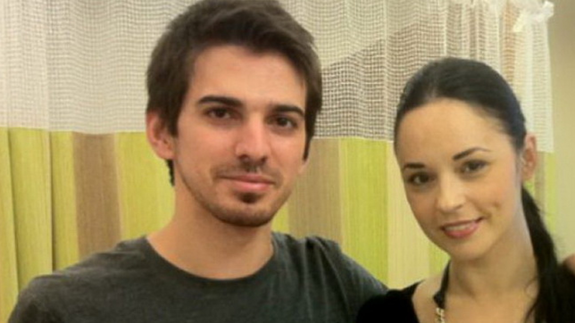 N-ai vazut-o NICIODATA ASA! Scene FIERBINTI cu Andreea Marin si Tuncay! Uite cum s-a lasat ZANA fotografiata alaturi de IUBITUL ei