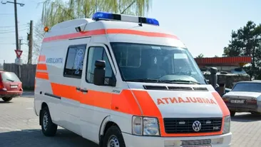 Opt răniţi într-un accident produs pe Valea Oltului. Două autoturisme s-au ciocnit frontal!