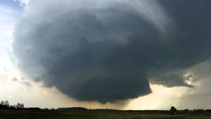 Dublă tornadă într-o comună din Tulcea! Un sătean a surprins fenomenul