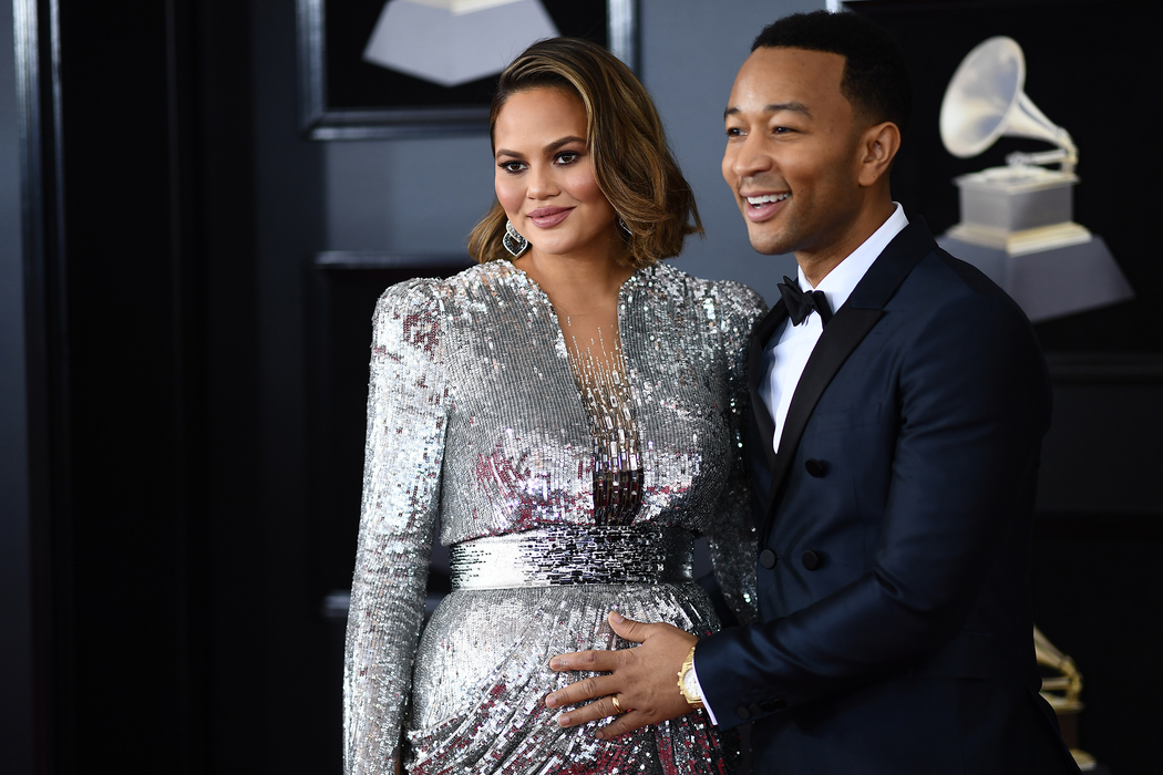 Soția lui John Legend a născut