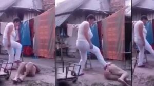 Bătrâna de 84 de ani din Vâlcea, bătută cu bestialitate de fiica ei, a murit