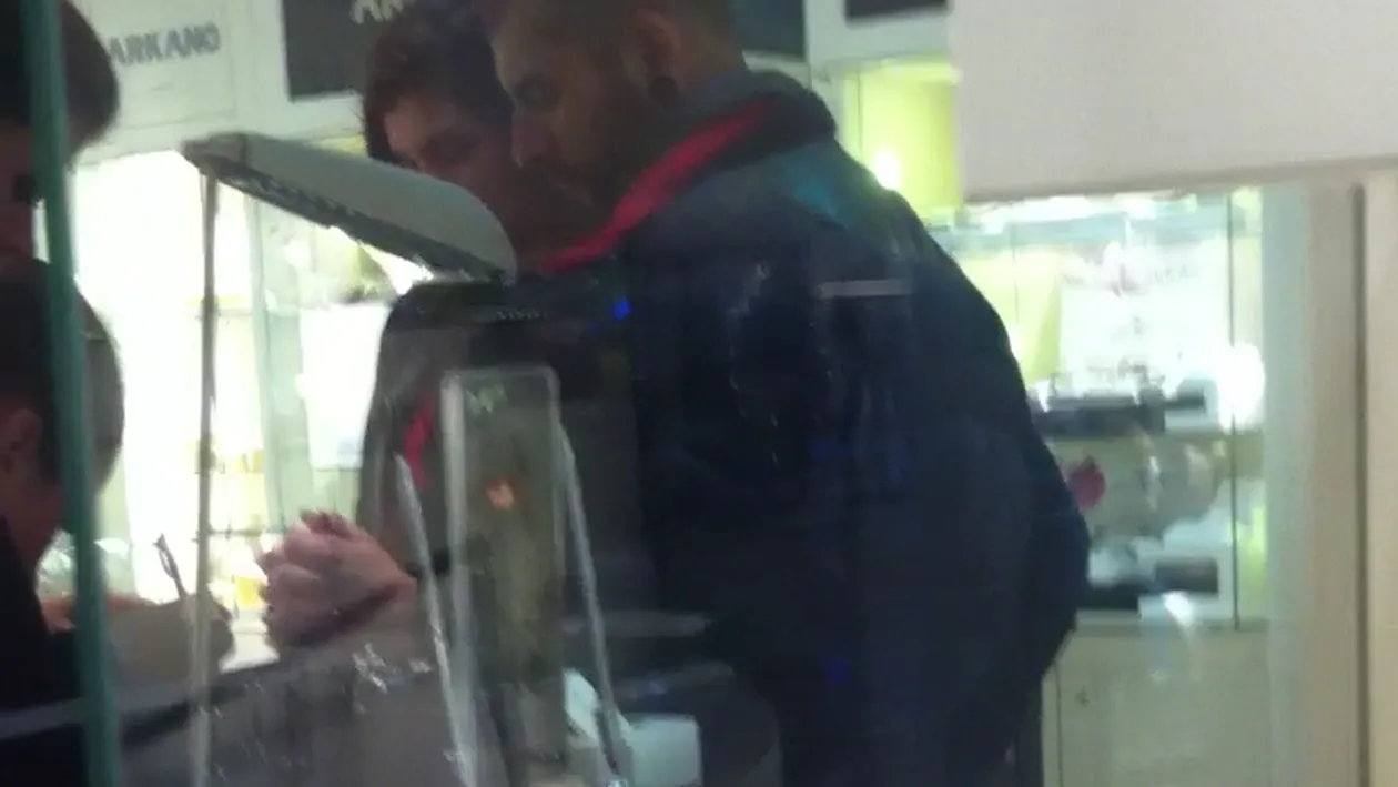 El a cerut-o, iar ea a ingenunchiat! Bat clopote de nunta pentru Vali Barbulescu si Delia Tudose