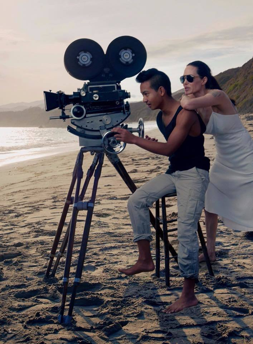 FOTO / După ce a fost acuzat de hărţuire sexuală de Angelina Jolie, Harvey Weinstein a vrut să se sinucidă. Cum a fost găsit după ce fiica lui a sunat la salvare