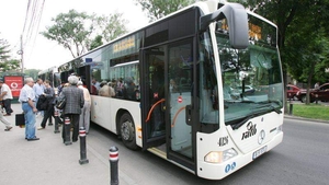 Elevii din București vor avea gratuitate la transportul în comun
