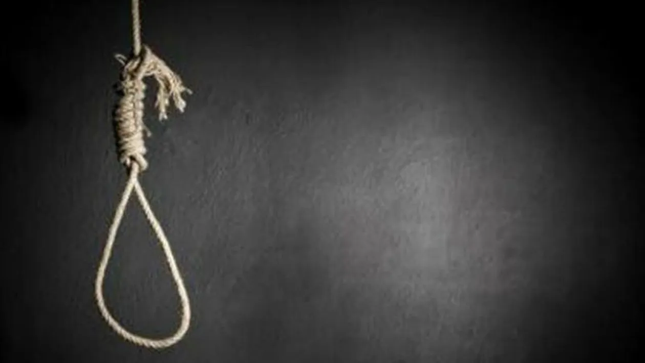 Scene șocante în Mureș! I-a tăiat gâtul iubitei, apoi a vrut să gazeze copilul de un an! În final, s-a spânzurat