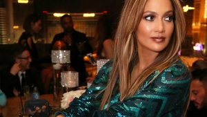 Abia s-a despărţit de iubitul cu 18 ani mai tânăr, dar n-a durat mult până s-a aflat: JENNIFER LOPEZ se iubeşte cu un bărbat celebru! 