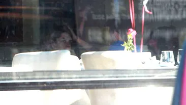 Amantlâc la Pro TV! A fost prins de paparazzi traducându-și nevasta cu o colegă. Și ea, la fel ca el, angajată a postului Pro TV