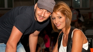 Nick de la N&D isi alinta sotia ... "cioara"! Te vei prapadi de ras cand vei afla de ce ii spune asa!