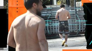 Dani Oțil “se bate” cu virusul la bustul gol și în bermude. L-am fotografiat în timp ce…