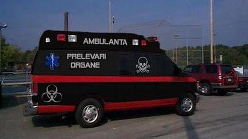 Ambulanța neagră care fură copii a ajuns în Italia! Românii au băgat frica în locuitorii din Peninsulă