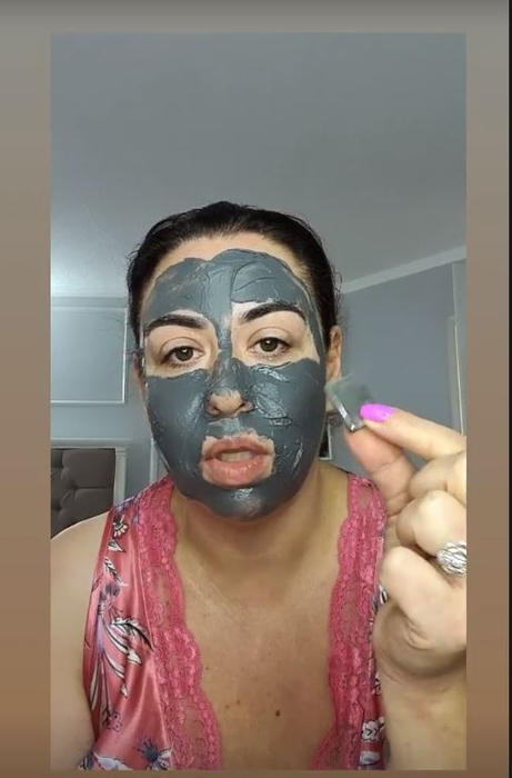 Oana Roman, dependentă de măștile de față. S-a filmat în momentul ritualului de frumusețe: “O să vedeți cea mai tare fază din lume” | FOTO