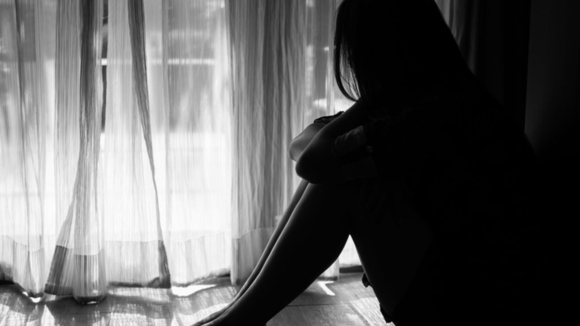 O adolescentă din Iași a fost bătută cu coada de lopată de tatăl ei pentru că vorbea cu băieți. Ce pedeapsă a primit bărbatul