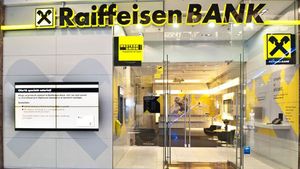 Revoltă la Raiffeisen Bank România după ce clienții s-au trezit că nu puteau face plăți! Reprezentanții băncii și-au cerut scuze