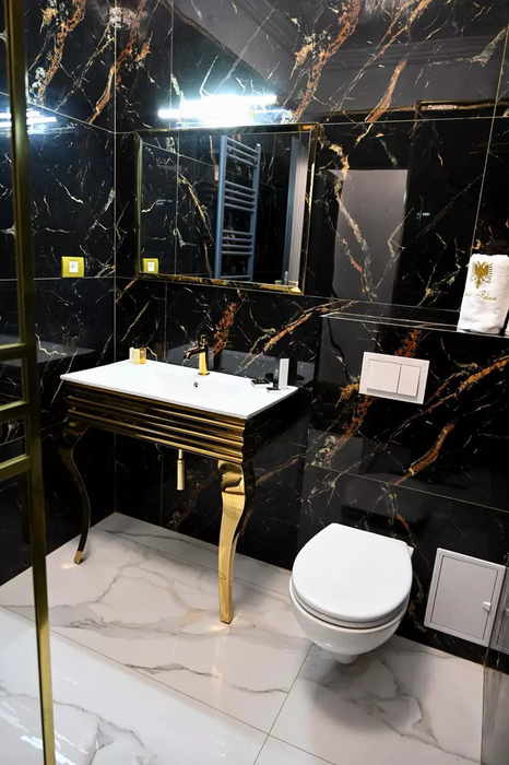 Cum arată vila lui Florin Salam, pe care a transformat-o in hotel. Doar liftul a costat 30.000 de euro