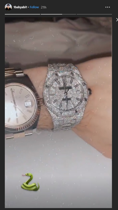 Anamaria Prodan, răsfățată de soțul ei cu un ceas de lux, acoperit cu zeci de diamante albe! Suma enormă plătită de Laurențiu Reghecampf pentru superba bijuterie