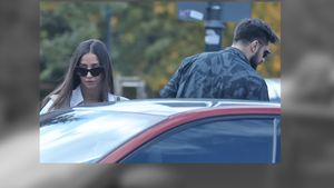 Ea e noua Theo Rose! Cu cine a schimbat-o Alex Leonte pe solistă, pentru a-și îneca amarul despărțirii