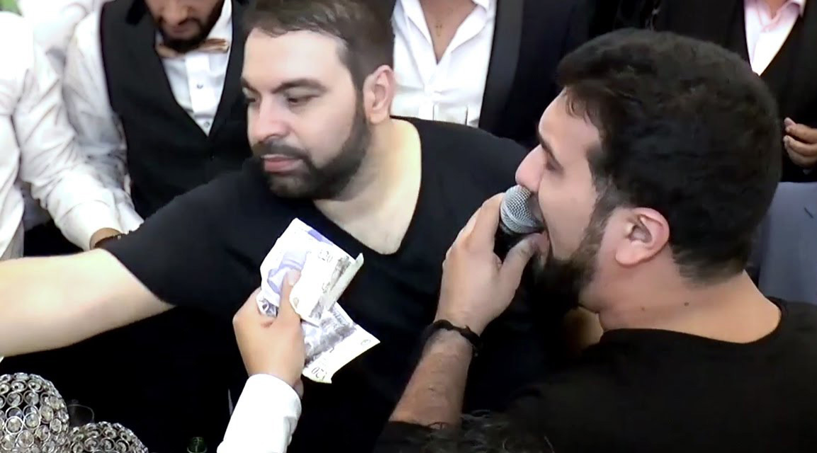 Îl face uitat pe Florin Salam?! I-a făcut coroană din bani lui Tzanca Uraganul