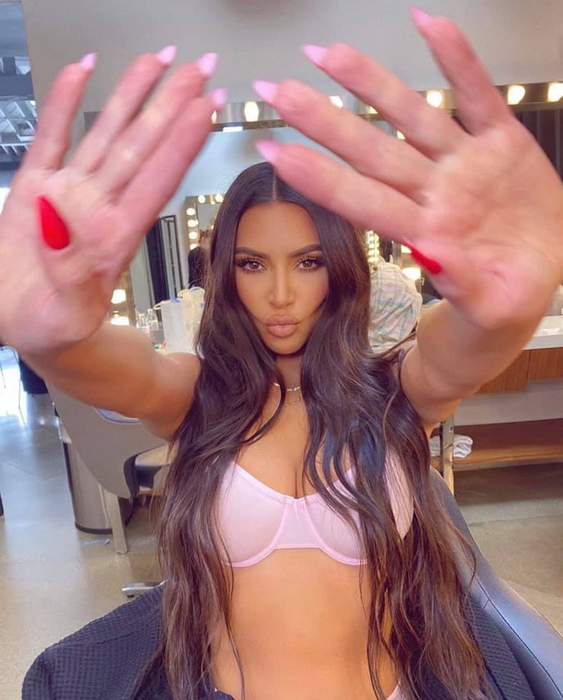 Kim Kardashian a primit o lovitură cruntă din partea lui Kanye West: “Înainte să solicite divorțul, el și-a schimbat numărul”. Decizia incredibilă luată de rapper
