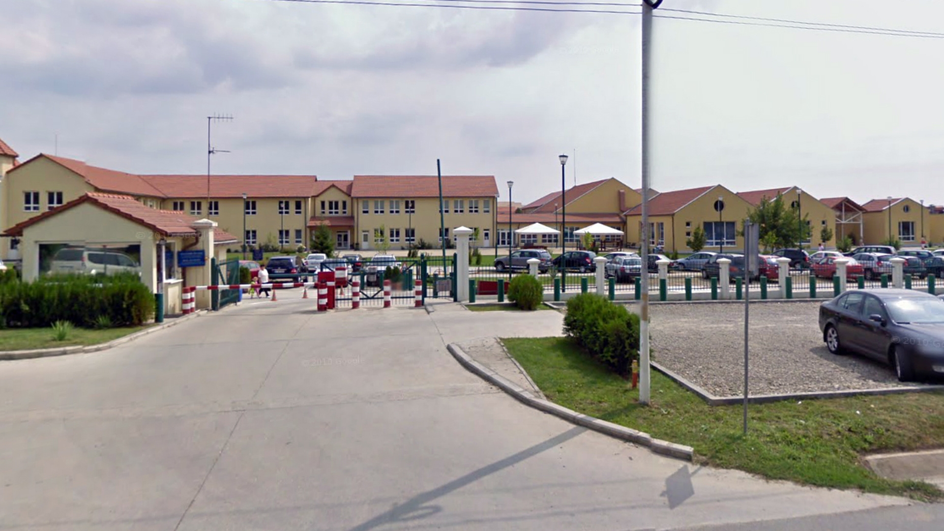 Incident incredibil la festivitatea de absolvire a liceului! Vezi ce-au putut sa pateasca fata lui Meme Stoica si colegii ei!