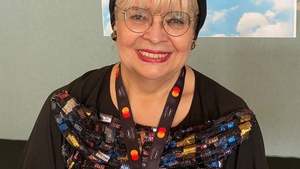 Irina-Margareta Nistor își sărbătorește ziua de naștere în cadrul unui eveniment unic: „Chuck Norris vs. Inegalabila Irina-Margareta Nistor”