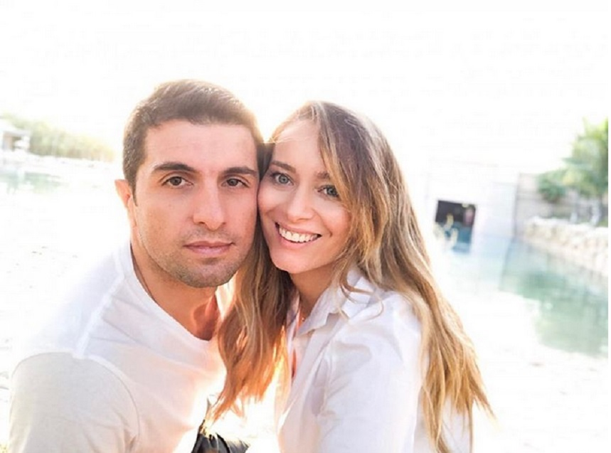 Laura Cosoi e însărcinată cu soţului ei, Cosmin Curticăpean. Sursa foto: Instagram